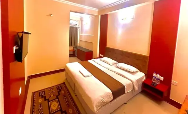 Deluxe Room — 200 sq ft with twin beds